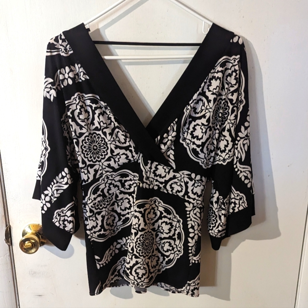 White House Black Market V-Neck Front and Back with 3/4 flowy sleeves Medium